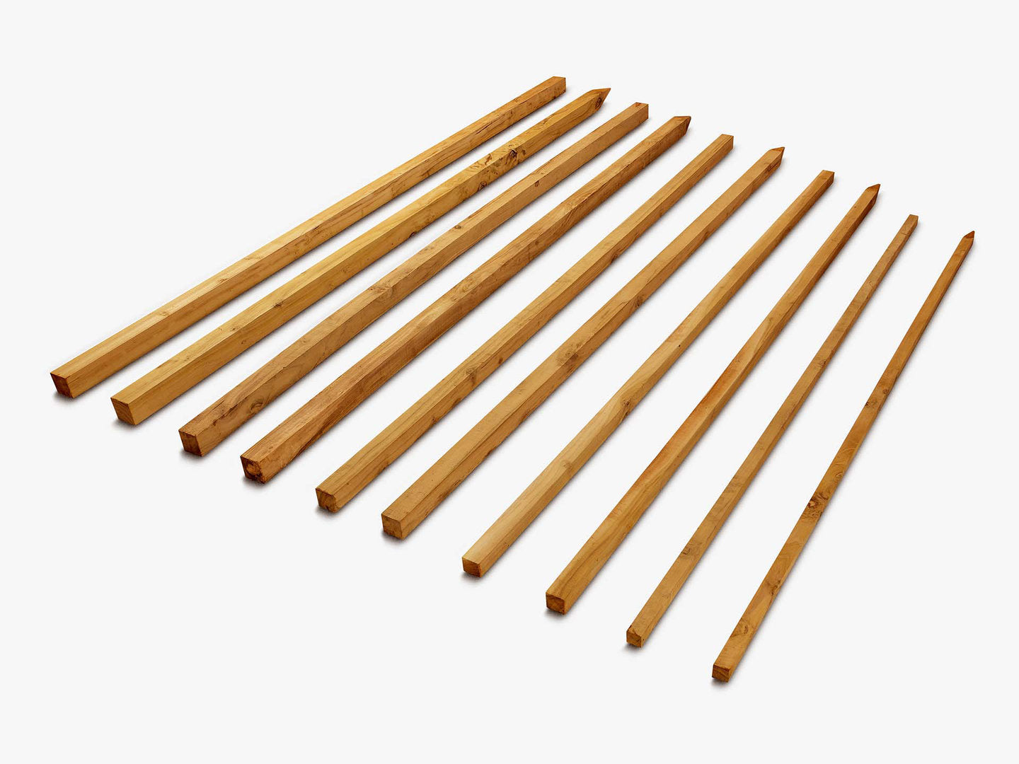 Klimrekpalen gemaakt van ruw gezaagd robiniahout