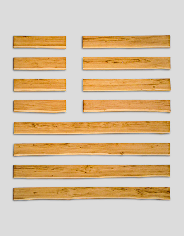 Gevelbekleding van houten latten, shingles (aan één zijde afgewerkt), geschuurd, gemaakt van robiniahout.