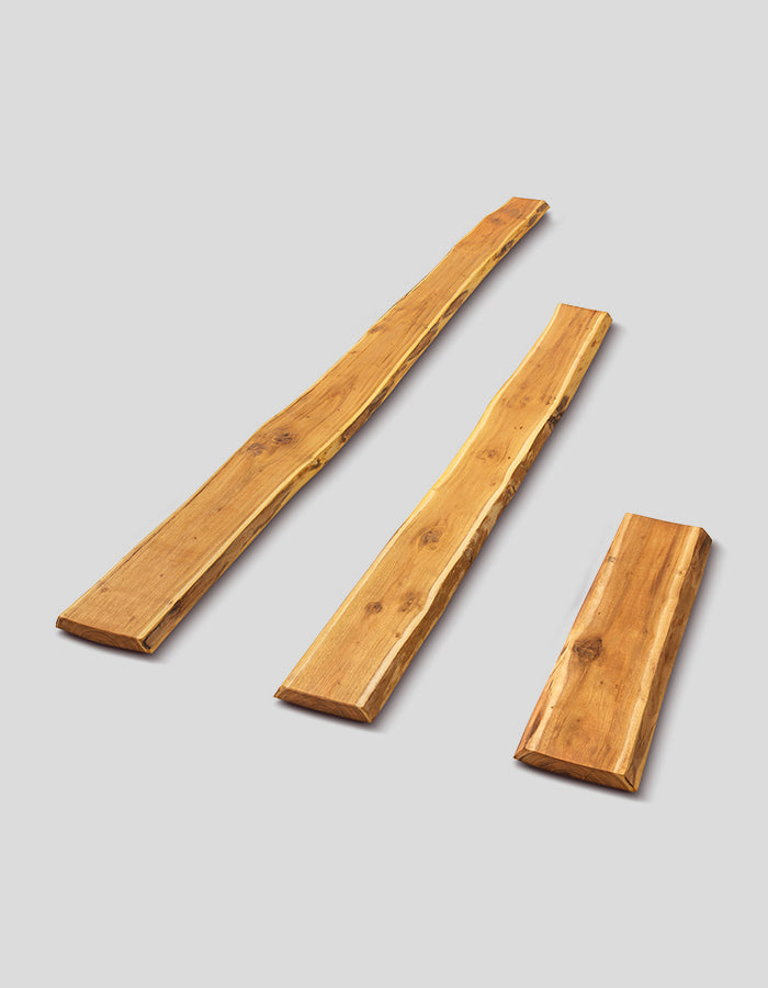 Bretter unbesäumt, geschliffen aus Robinienholz