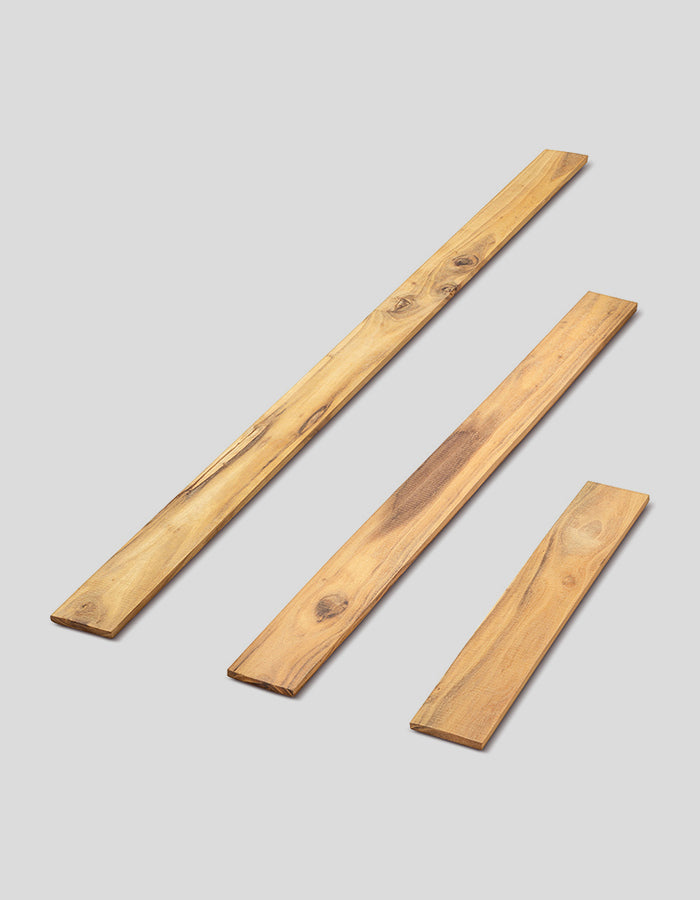 Latten met gladde rechte randen, ruw, van robiniahout