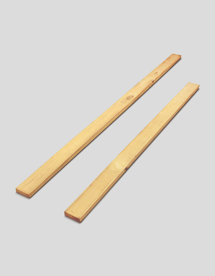 Schuttingplanken rechthoekig (met rechte randen), geschuurd, van robiniahout