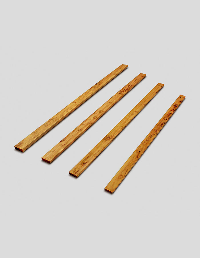 Bretter gehobelt aus Robinienholz